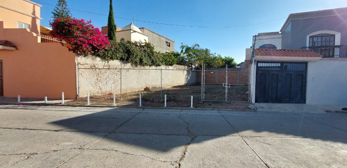 Terreno En Venta En Colonia Las Plazas, Irapuato, Gto.