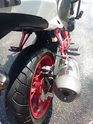 Imagem 2 de 5 de Honda Cb