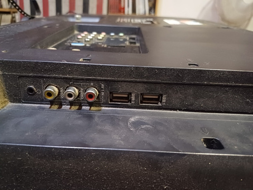 Televisor Lcd 32' Pantalla Rota (Usado)