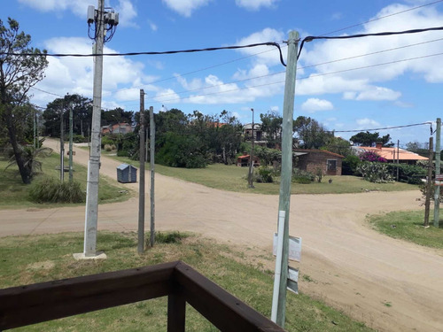 Imagen 10 de 30 de Casa De 3 Dormitorios Y 2 Baños A 50 Mts De La Playa