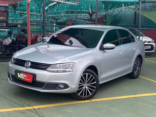 Volkswagen Jetta 2.0 Comfortline Flex 4p Automática