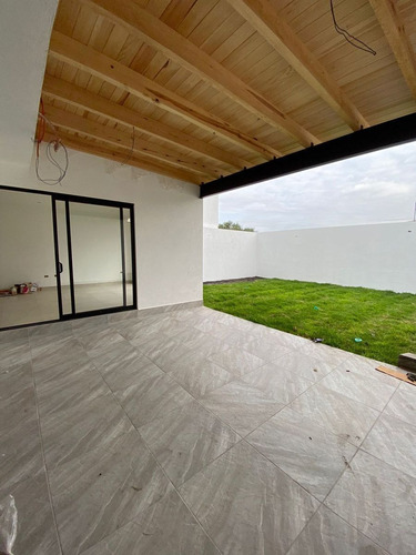 Imagen 3 de 15 de Residencia En Lomas De Juriquilla, Jardín, 3 Recamaras, Sal