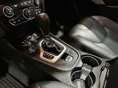 Jeep Cherokee 3.3l Trailhawk At
