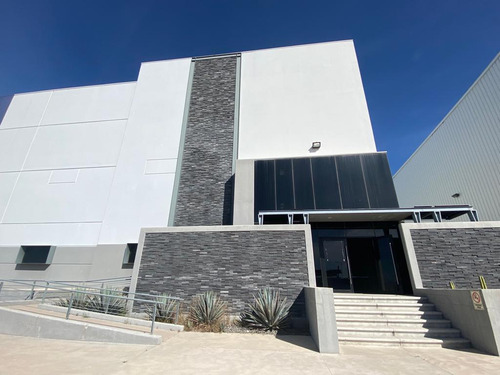 Bodega / Nave Industrial En Renta En Aguascalientes
