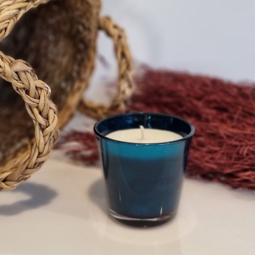 Imagem 2 de 4 de Vela Vegetal Aroma Alecrim - Azul - Bendita Vela