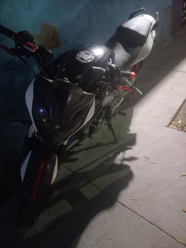Pulsar Ns 200 Negro Con Blanco