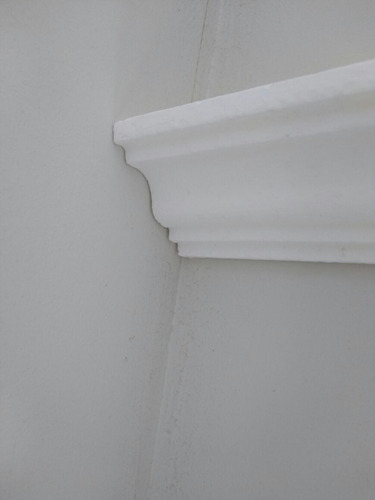 Imagem 3 de 10 de Rodateto Moldura Em Isopor Com Massa M13 De 8cm - 12 Mts