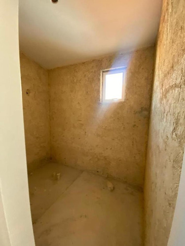 Imagen 9 de 12 de Venta Town House Resid. Terraza Camoruco, Valencia