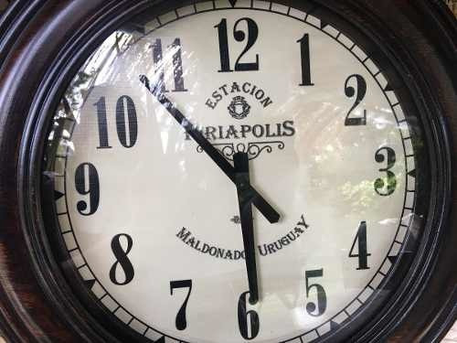 Imagen 3 de 12 de Reloj Tipo Antiguo Estacion Piriápolis Ferrocarril Afe