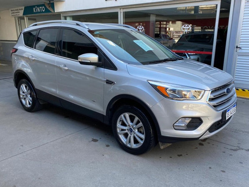 Ginza. Ford Kuga Sel 2.0l Ecoboost 6at Awd 2017