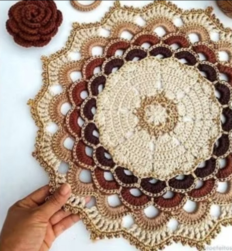 Souplat Turco Luxo Feito Em Crochê Com Fio Dourado