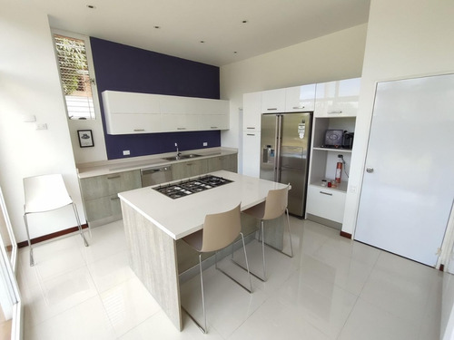 Dc Casa En Alquiler En Alto Hatillo 25-7287 Yf