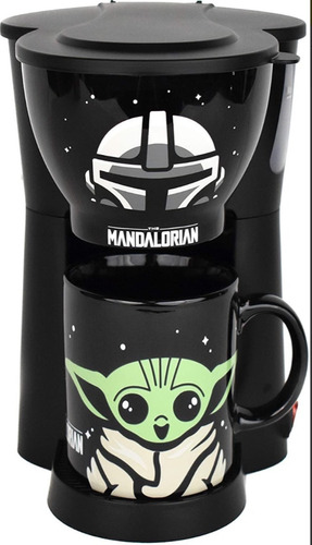 Cafetera Star Wars The Mandalorian Grogu 1 Taza Incluida Color Negro