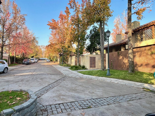 Pasaje Cerrado / Excelente Conectividad