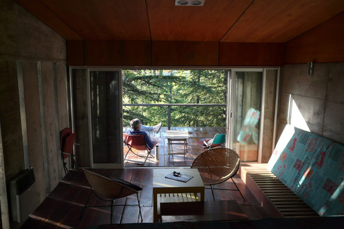Imagen 2 de 22 de Hermosa Casa En Terreno Arbolado Fondo Al Rio