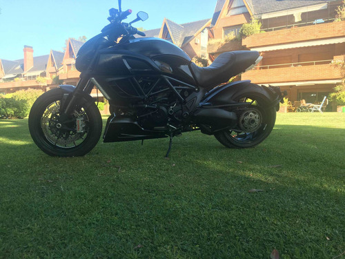 Imagen 3 de 20 de Ducati Diavel Dark