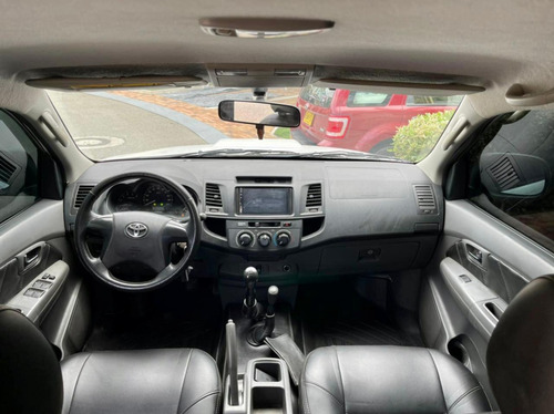 Toyota Hilux Diesel 2.5 Turbo 4x4 Mecánica Actualizada Lexus
