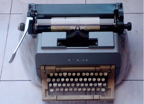 Máquina De Escribir Olivetti Línea 98. 