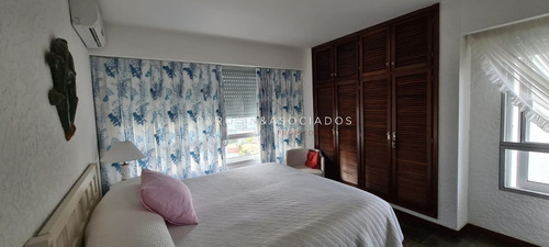 Apartamento En Venta Con Excelente Vista Al Mar, Primera Línea- Ref: 3996