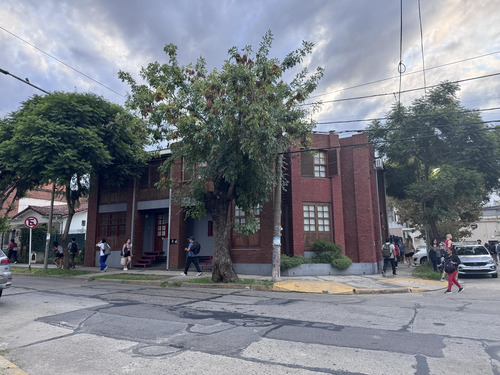 Departamento En Alquiler Con Patio, Bernal. Sin Expensas