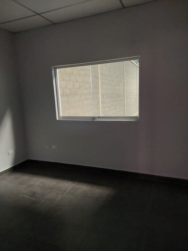 Imagen 12 de 23 de Marisol Castro Alquila Galpón Con Local Comercial Entre Av. Bolívar Y Hermandad Gallega De Valencia | Carabobo | Sector La Ceiba | PLG-95 Marisol 04244923040