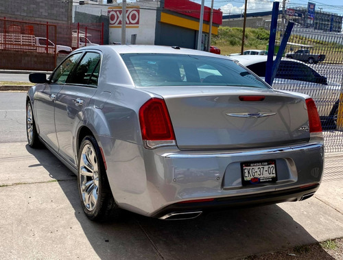 Imagen 10 de 14 de Chrysler 300c 2015