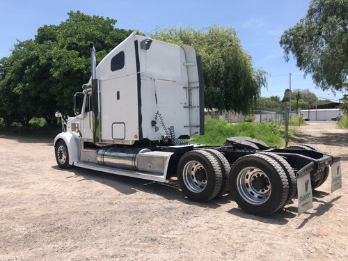 Imagen 4 de 10 de Freightliner Coronad