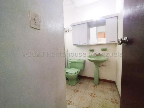 Amplia Casa En Venta Con Anexo Servicio De Internet Excelente Precio Los Samanes Maracay Estef 23-21298