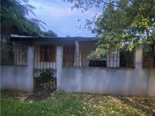 Vendo 3 Casas En Terreno En Esquina - Posadas Mnes
