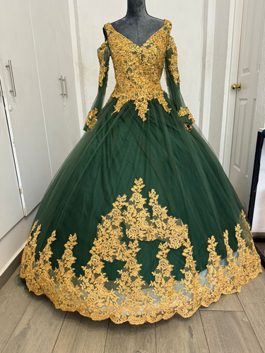 Vestido De Xv Años Verde Con Dorado V1