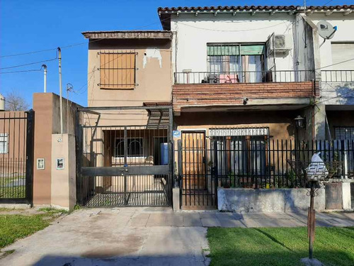 Imagen 2 de 14 de Casa Con Departamento En Venta En Ituzaingo Sur