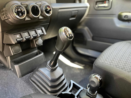 Imagen 7 de 25 de Suzuki Jimny Glx