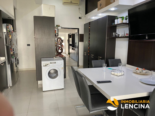 Imagen 11 de 20 de Casa En Venta 4 Dormitorios Mas Departamento 2 Dormitorios - Santa Rita