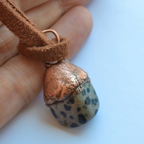 Imagen 2 de 4 de Collar De Jaspe Dalmata, Piedra Natural Con Cuero