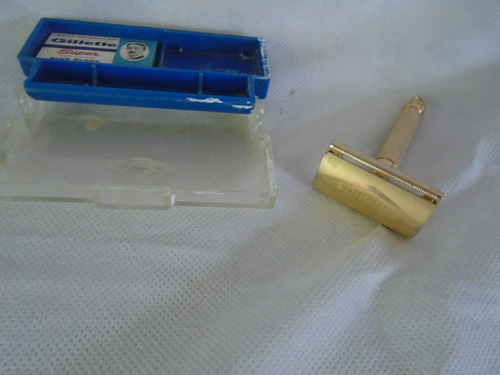 Maquina De Afeitar Antigua Gillette Dorada Argentina En Caja (Usado)