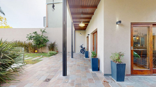 Casa En Venta En La Plata Moderna Quincho Y Pileta