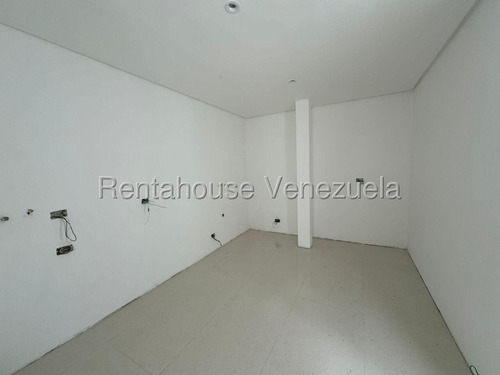 Ana Torres. Casa Dúplex En Venta 2518155 En Prados Del Este