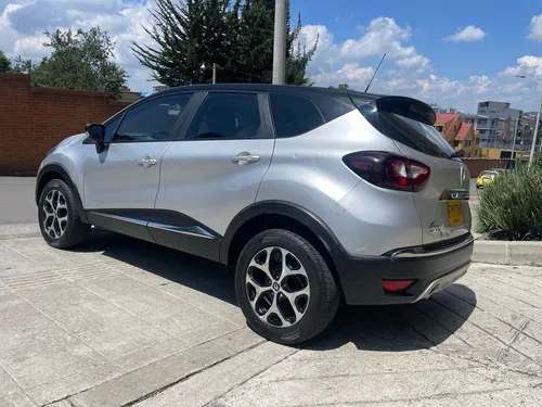 Renault Captur 2.0 Intens Automática