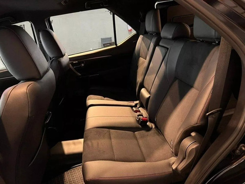 Toyota SW4 2.8 Gr-S 7L 4X4 Tdi Aut. 5P
