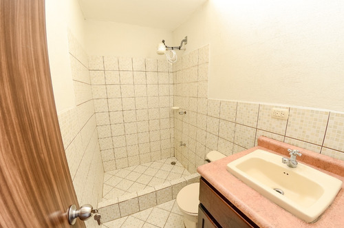 Imagen 16 de 23 de Linda Casa Ubicada En Jardines De Aguacaliente, Cartago