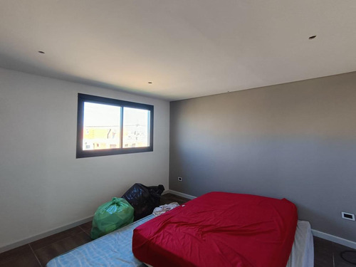 Casa En Venta - 3 Dormitorios 2 Baños - 380mts2 - San Vicente
