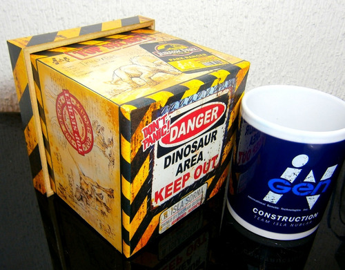 Taza Jurassic World Ingen, Con Caja De Madera Game Over