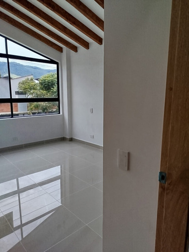 Casa De 2 Niveles En Venta En La Ceja(sector Unidad Deportiva).