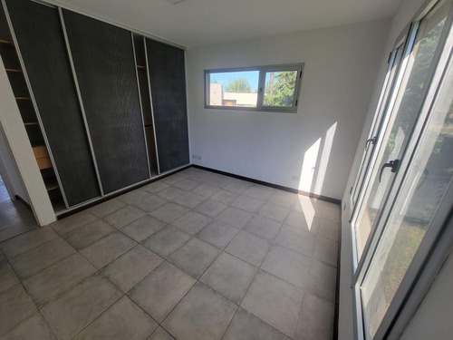 Imagen 8 de 18 de Casa En Puerto Roldán
