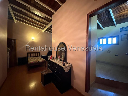 Amplia Y Luminosa Casa En Venta Urb La Mendera Cabudare Eo