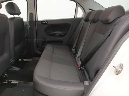 Volkswagen Voyage 1.6 MSI TOTALFLEX 4P MANUAL