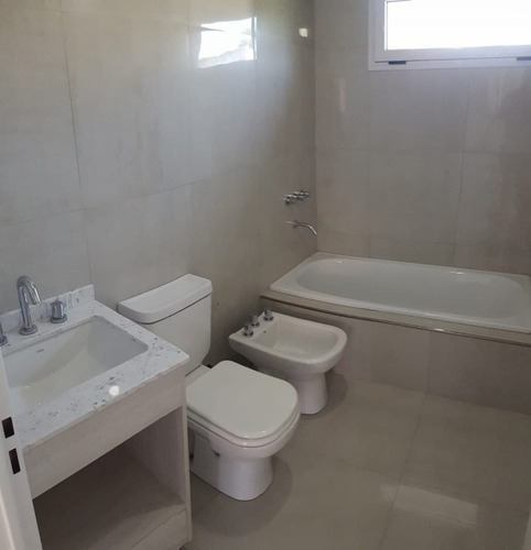 Imagen 10 de 12 de Casa En Venta En Castelar Norte