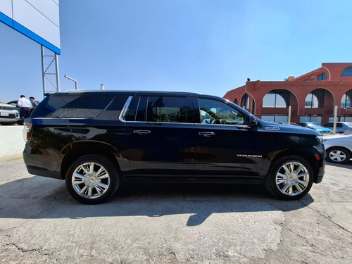 Chevrolet Suburban 6.2 V8 High Country At