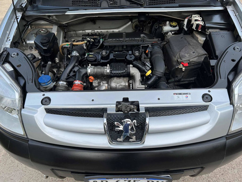 Imagen 4 de 6 de Peugeot Partner 2017 1.6 Hdi Furgon Confort 5as