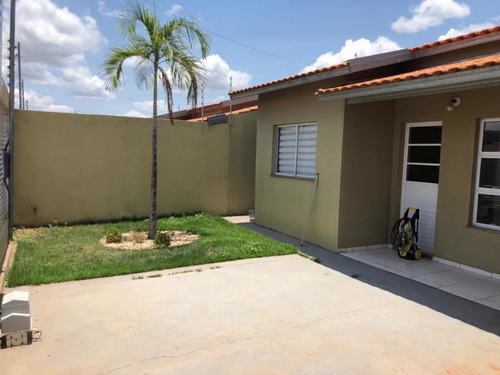 Imagem 4 de 14 de Casa 02 Quartos 01 Banheiro Garagem Para 03 Carros